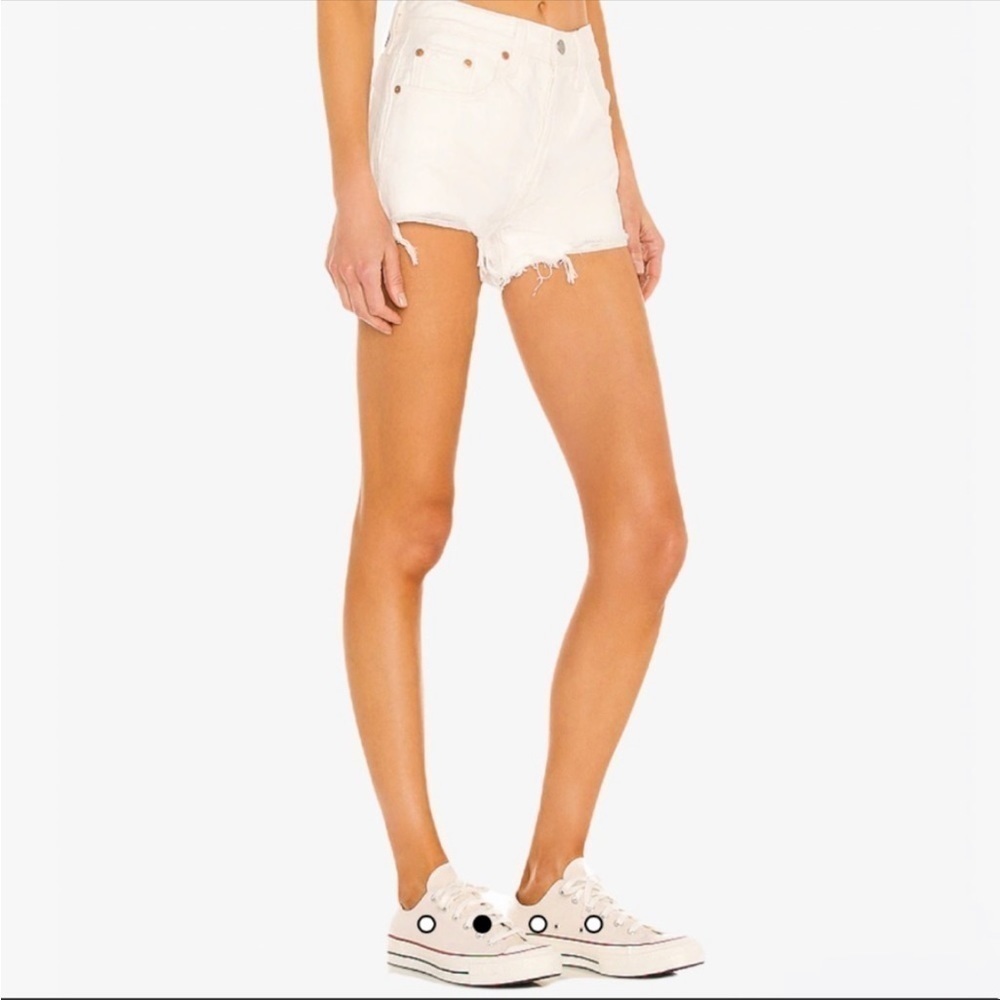 Levi's White High Rise Distressed Shorts Size 31 New